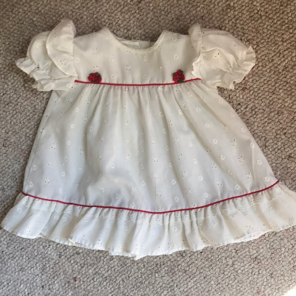 3/$25💜Vintage Alexis eyelet dress 12 months